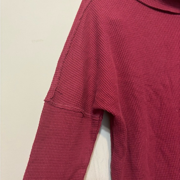 TNA ARITZIA Thermal Waffle Knit Burgundy Cowl Neck Top - Picture 5 of 10